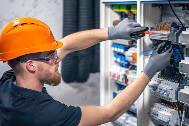 Best Local Electrician Companies  in Calverton Park, MO